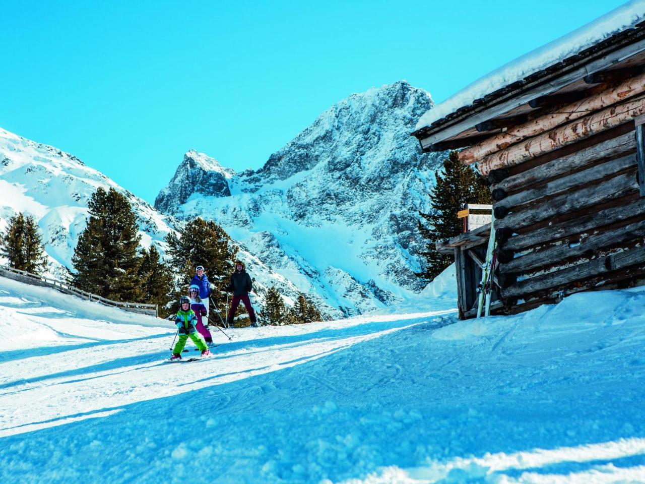Cozy Apartment In Oetz Close To Ski Area ภายนอก รูปภาพ